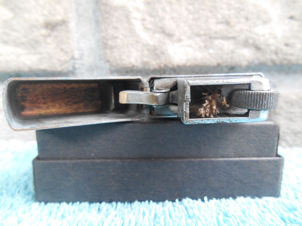 VINTAGE RONSON WIND II CIGARETTE LIGHTER IRON MIKE MASTER PITCHING MACHINE COIN