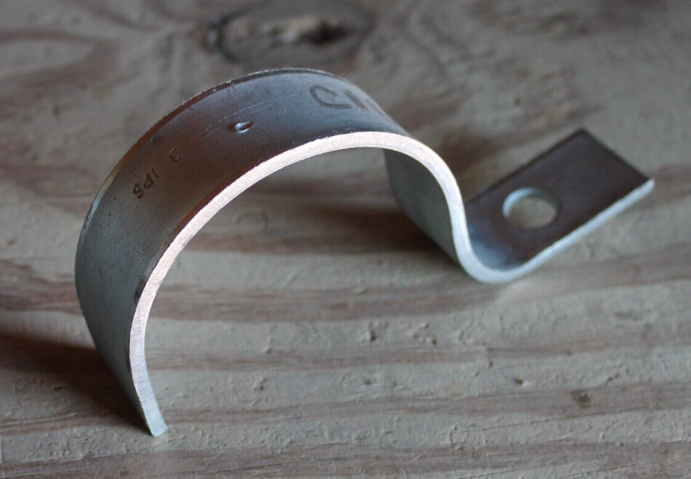 3 IPS 3" 1-Hole Pipe Strap