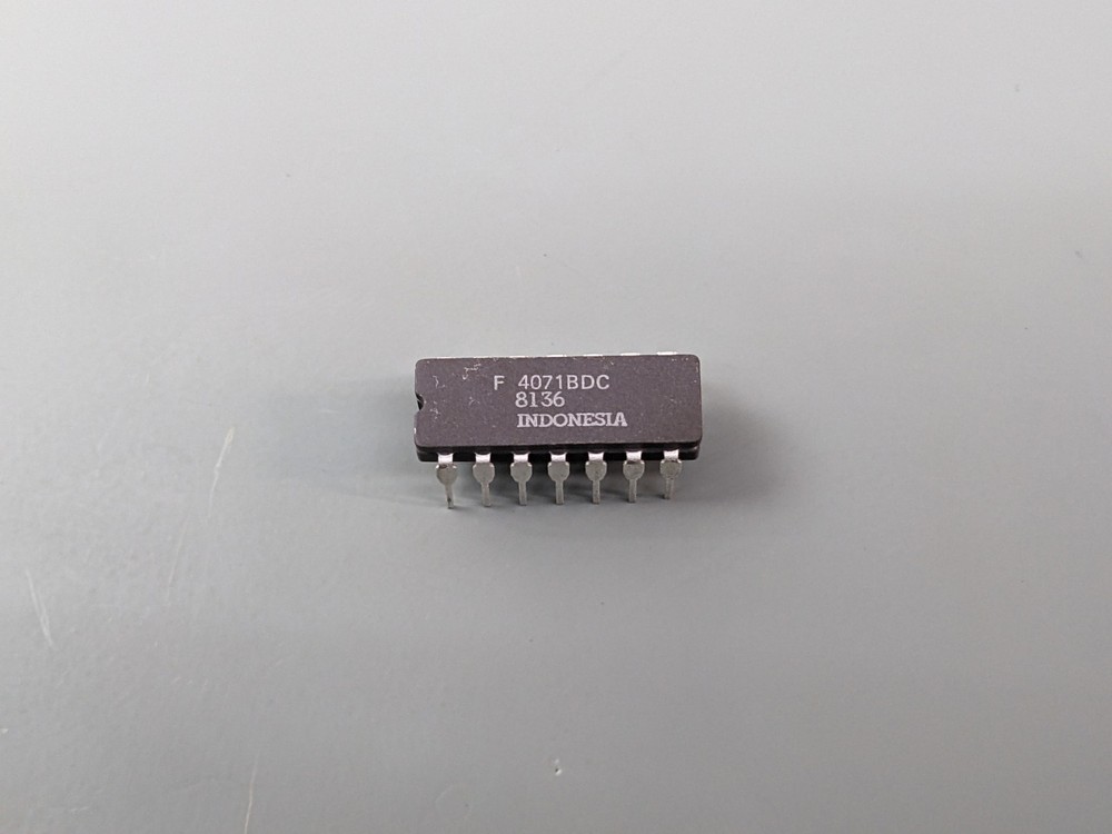 (4) Fairchild 4071BDC Quad 2-Input OR Gate ICs