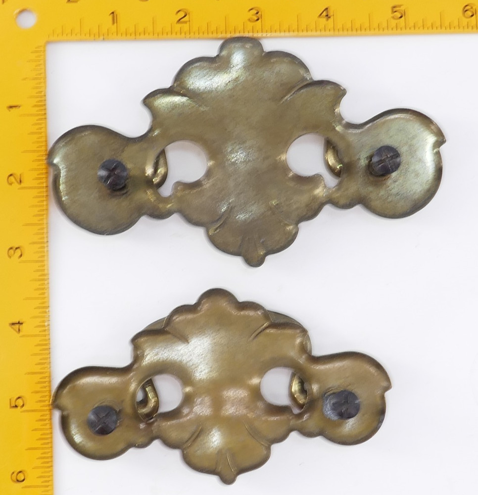 2 Pc BRASS CHiPPENDALE BATWiNG 4.5" AND 5.5" DROP BAiL DRAWER PULL HANDLE LOT