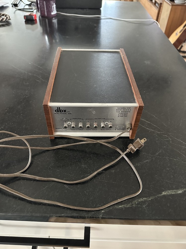 DBX 118 dynamic range enhancer in good working order.