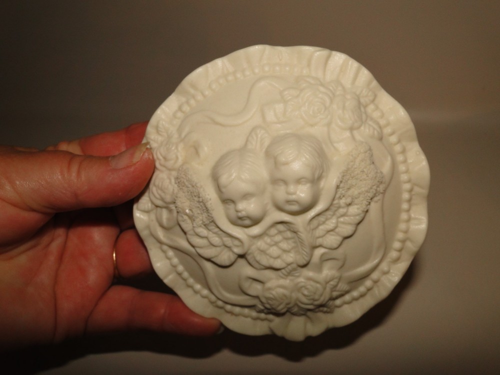 Covered Trinket Box Chrub Angel Faces