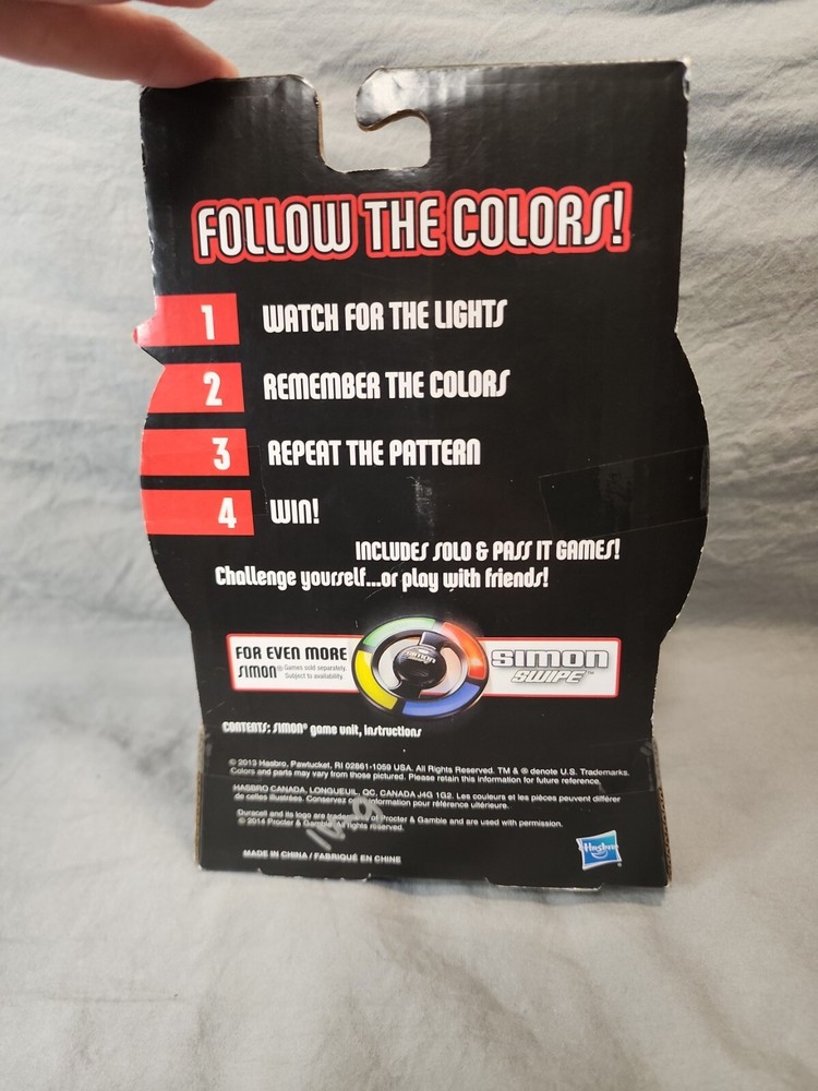 Hasbro B0640000 Simon Micro Series Game Single - Multicolor