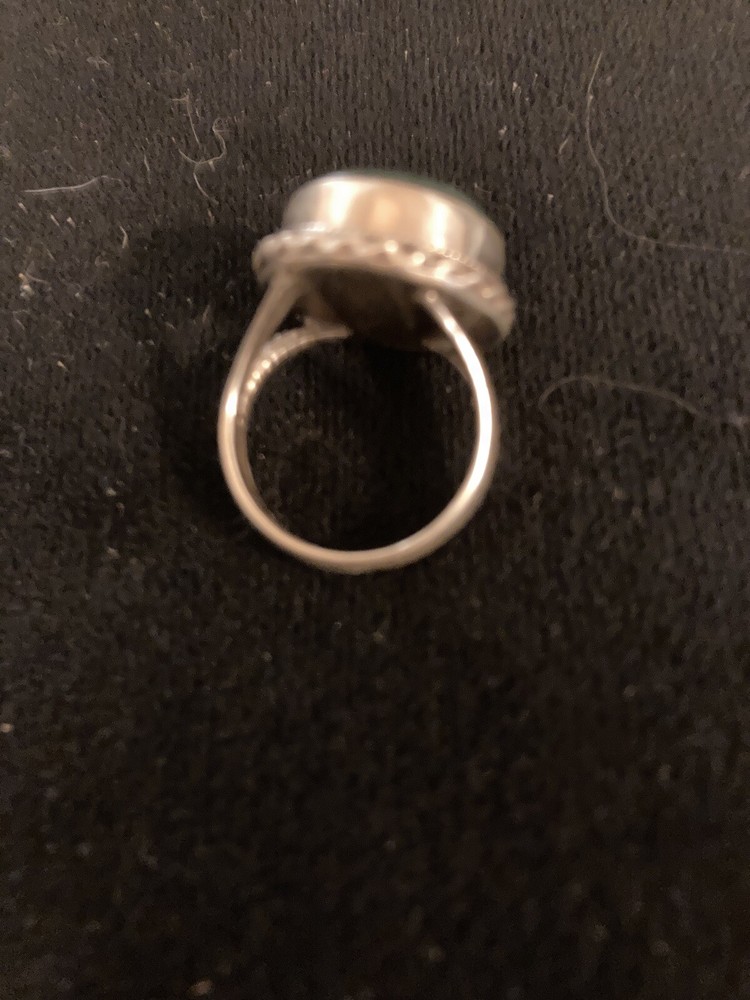 Sterling Silver 925 Dark Green Stone Size 5 B121