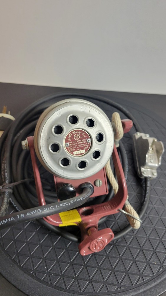 Mole Richardson Type 3101 Molequartz InBetweenie Solarspot Tested