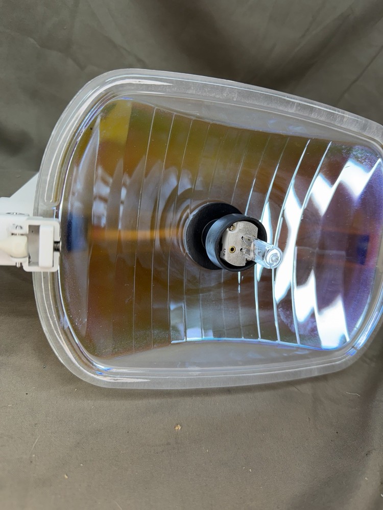 Adec 6300 Dental Exam Light. Light Head Only. TESTED!!