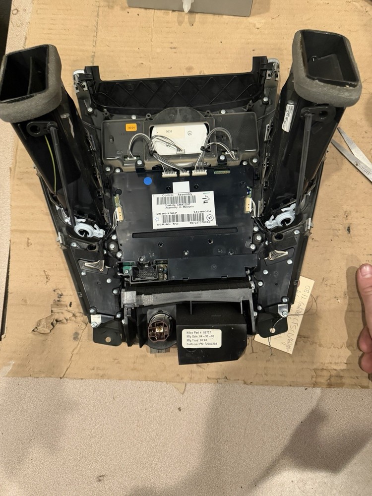08 - 12 CADILLAC CTS CD NAVIGATION A/V CONTROL PANEL OEM SDN 25837755