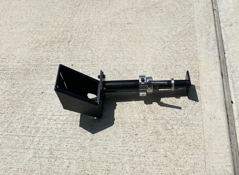 Havis Heavy Duty Telescoping Pole C-HDM-202 8.5" H with Short Handle, Offset