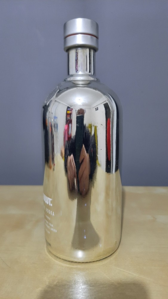 ABSOLUT VODKA LIMITED EDITION, SILVER MIRROR BOTTLE 700ml EMPTY BOTTLE