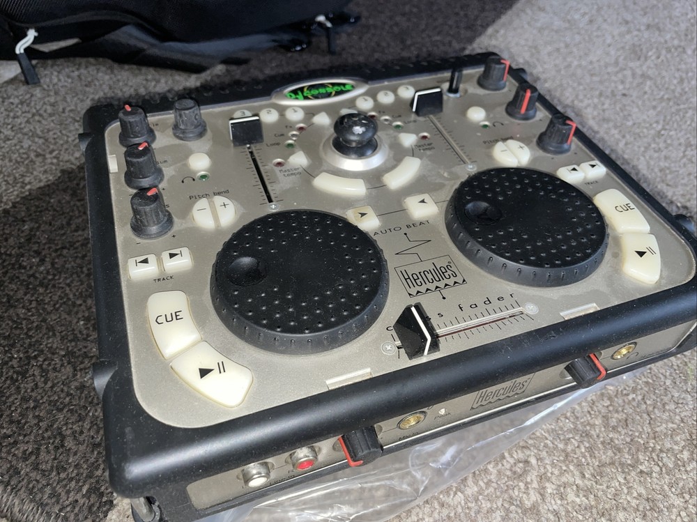 Hercules DJ Console MK 2 ( No usb cable)