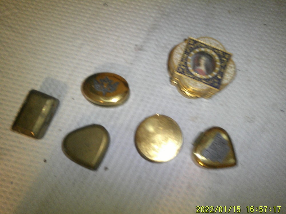 6 NINTAGE BRASS SMALL COMPOTES HEART SHAPE OTHERS