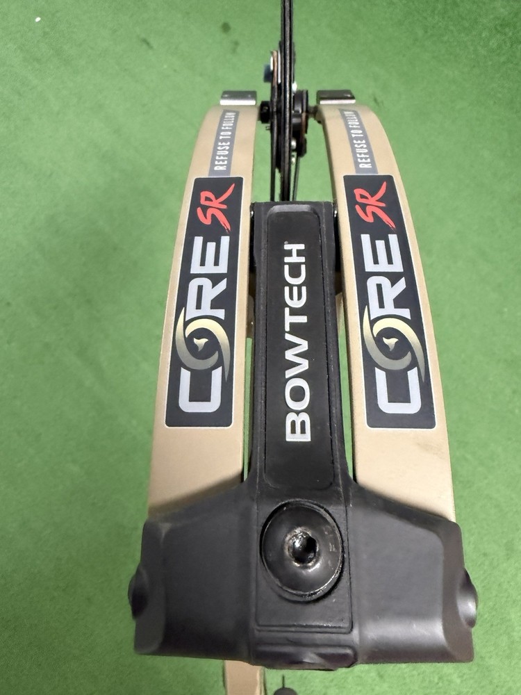 NEW Bowtech Core SR in Sandstone Right Hand 70# 25-30" Compound Bow