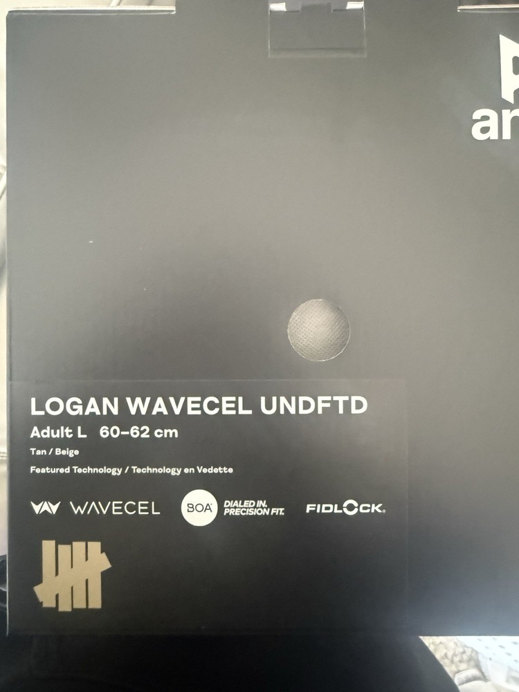 UNDEFEATED X BURTON LOGAN WAVECEL HELMET - Tan LARGE