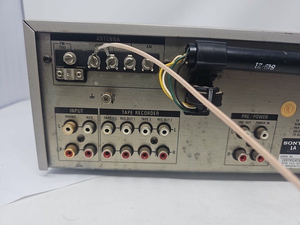 Sony STR-V55 Stereo Amplifier AM/FM Receiver -Turns On,