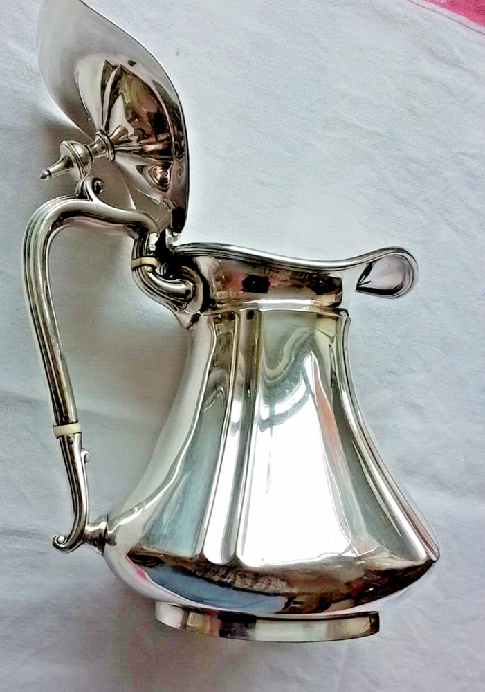 Antique Silver Plate Lidded Jug, Lovely Shape with a Nice Shaped Isolated Handle