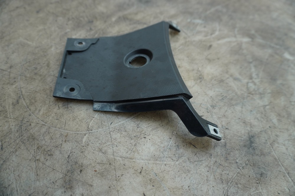 HAS SMALL DENT IN OUTER LIP SEE PICS