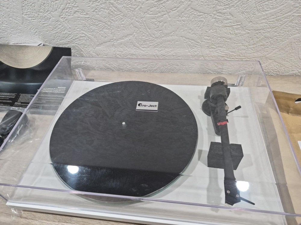 Pro-Ject - T2 Turntable - Satin White