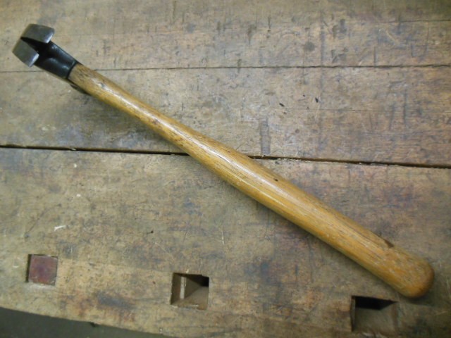 vintage True Temper light duty 8oz curve claw hammer old carpenter tool