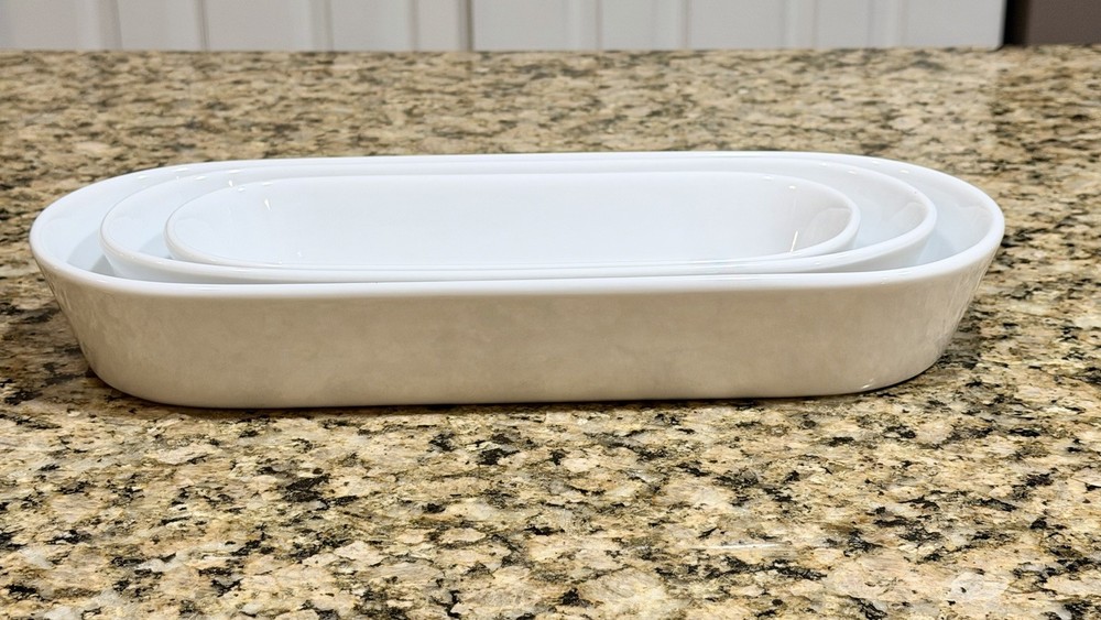 Crate & Barrel 3pc White Oval Bakeware /Serving Bowls Stackable. 13.5” 12” 9.75”