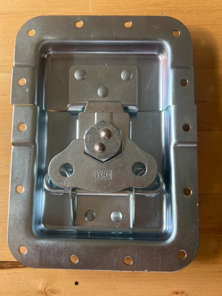 TCH Large Recessed Low Mount Twist Catch New 35131