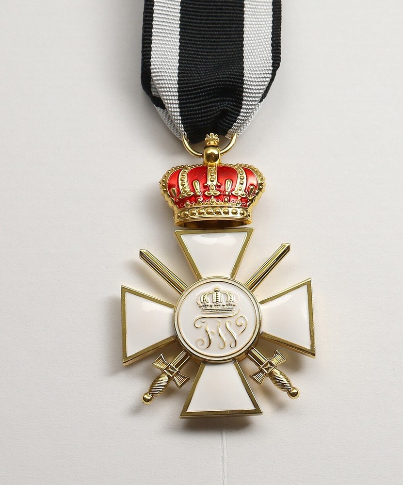 German  Third Class Red Eagle Medal War High Quality Replica