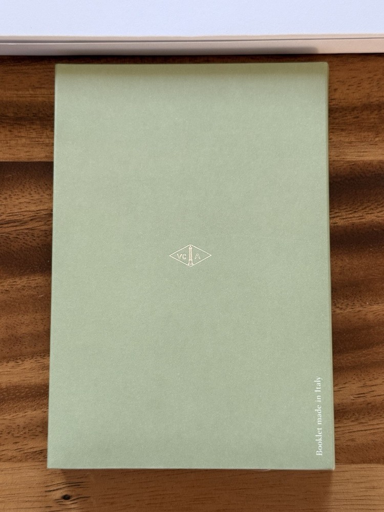 VAN CLEEF & ARPLES CARE BOOKLET SET