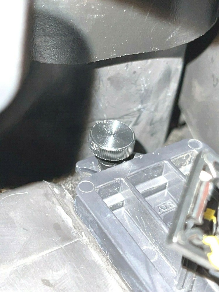 Tesla Model 3/Y Cabin Air Filter Access Panel Screw Replacement