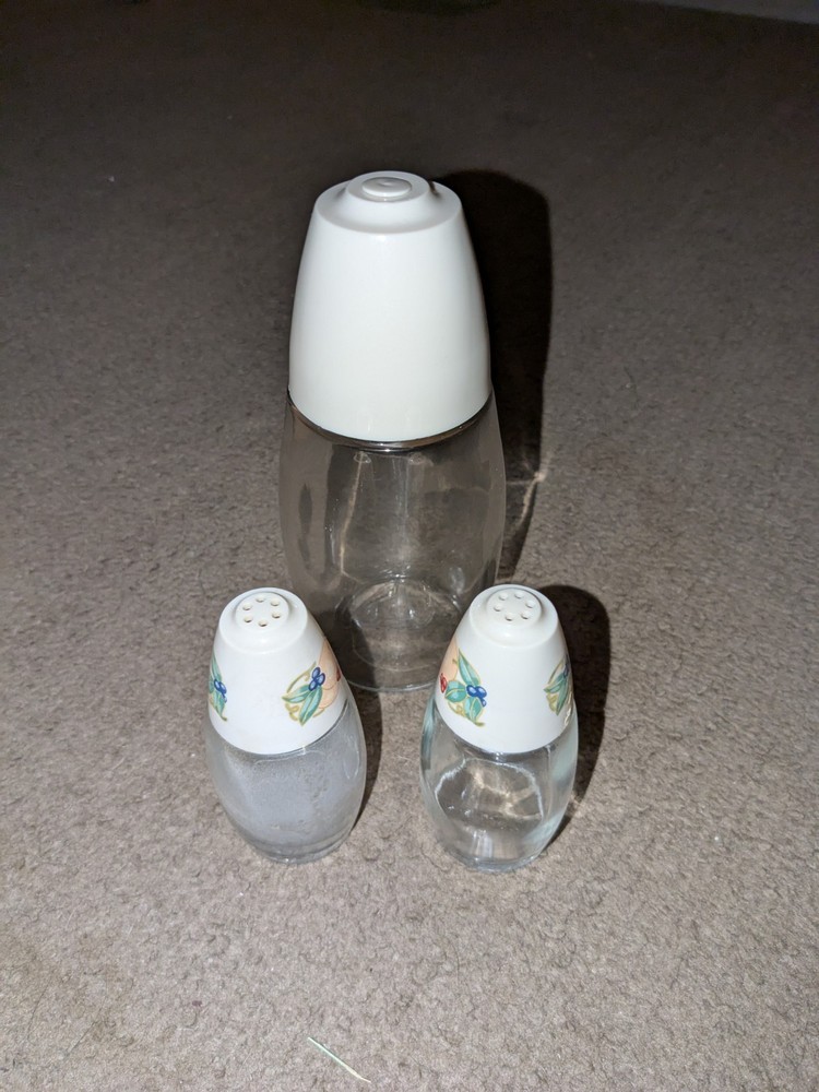CORELLE GEMCO ABUNDANCE PATTERN SALT /PEPPER & Sugar SHAKER Set