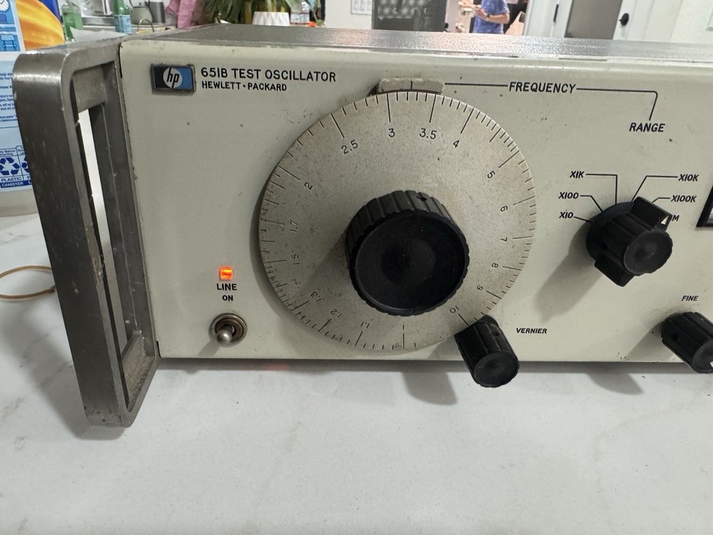 HP Hewett Packard 651B Test Oscillator