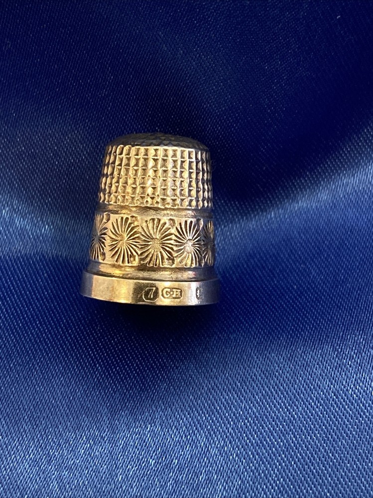 Early 1900’s Chester Hallmark Charles Horner SOLID SILVER THIMBLE No:7