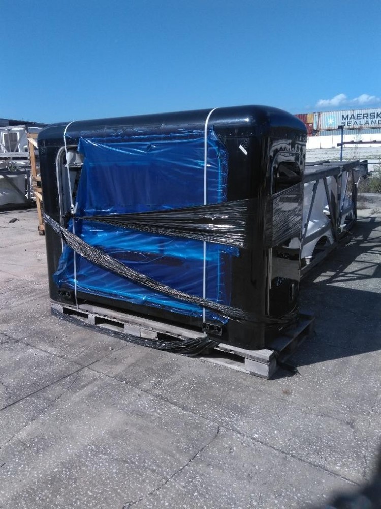 Replaces PETERBILT 567 SLEEPER ,  FL