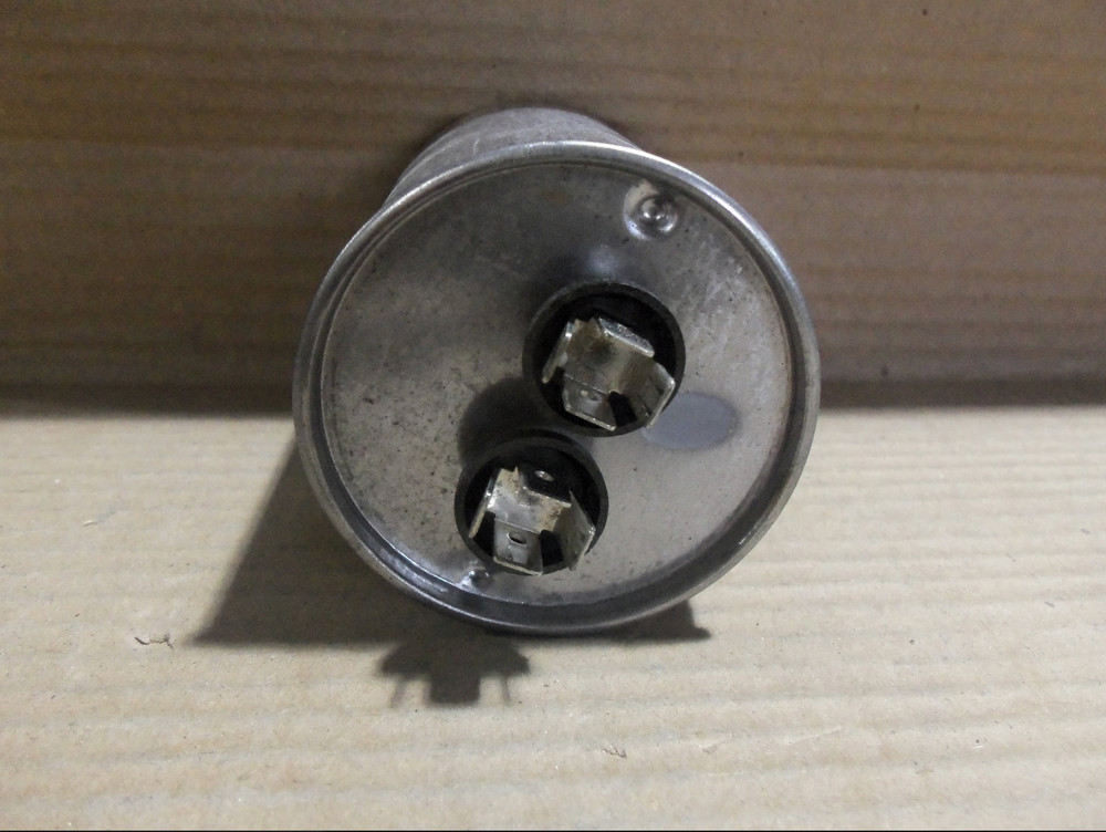 Capacitor 97F8071S 370VAC 50/60Hz 6% Quick Connect