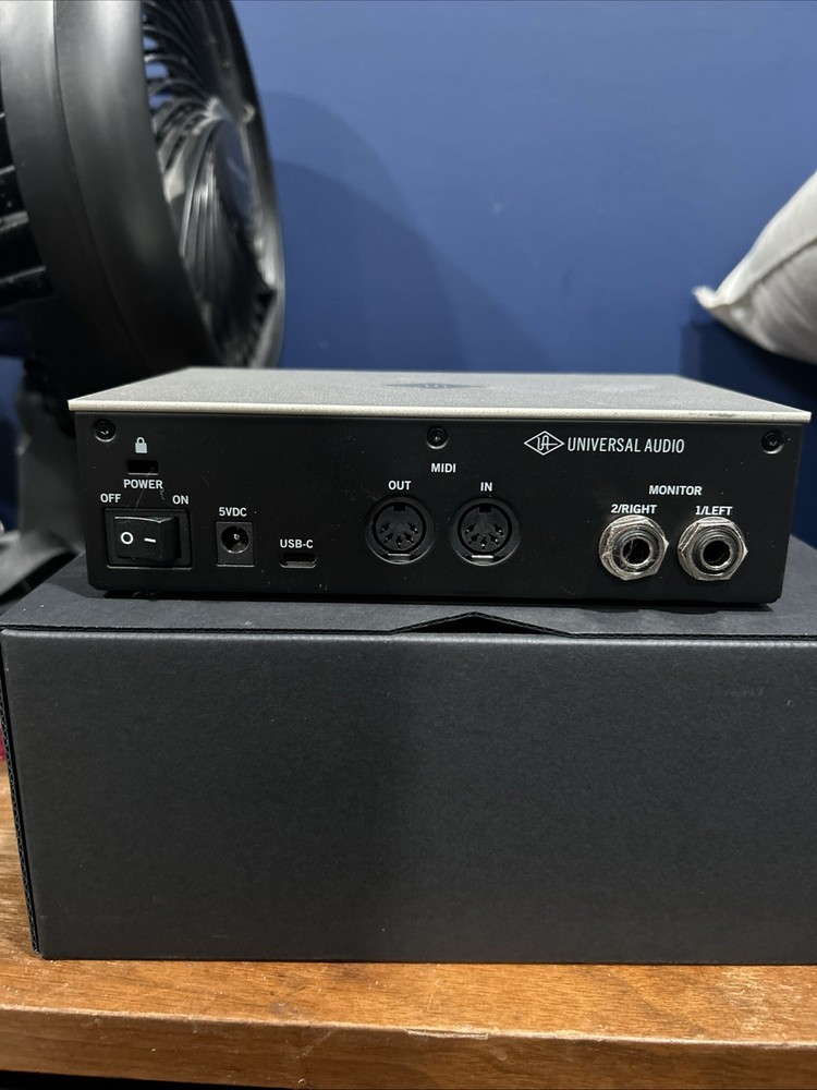 Universal Audio Volt 2 Bus Powered Audio Interface with Built-In Analog Tone