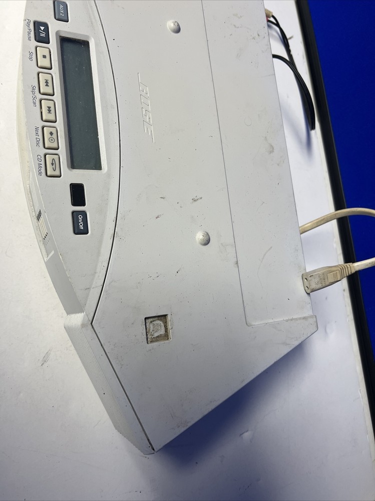 BOSE ACOUSTIC WAVE MULTI-DISC 5-CD CHANGER POWERS ON - FOR PARTS