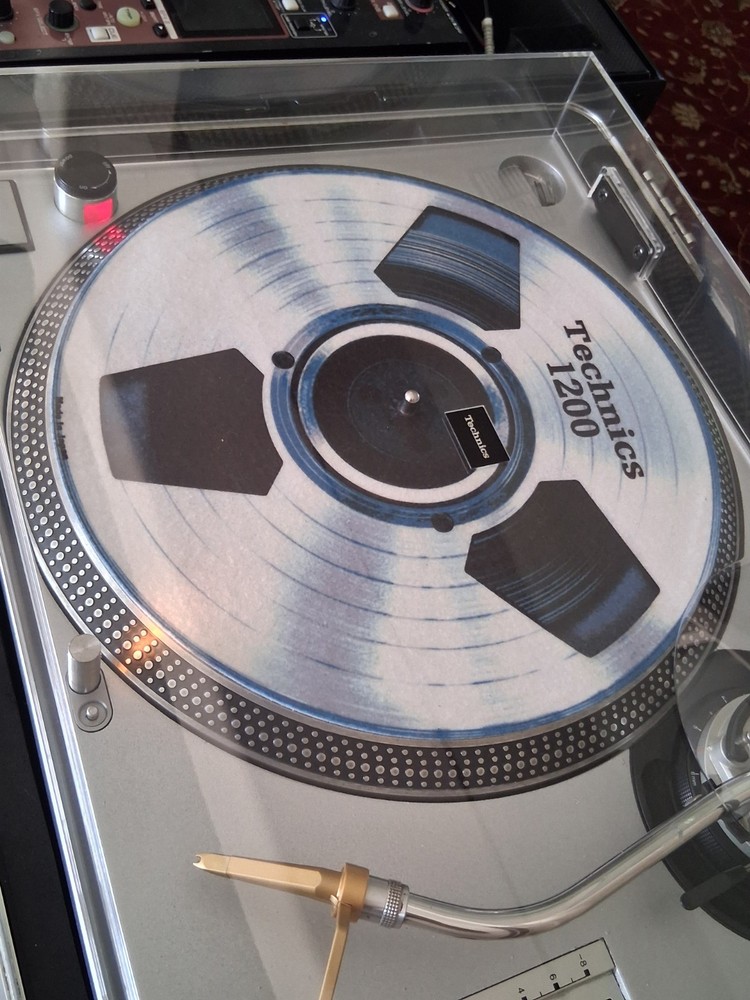 Technics SL1200Mk2 Turntable - Refurbished and Fully Functional