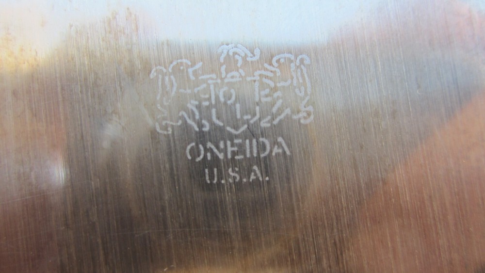 Oneida Solid Oval Silver Plated Tray 14"x7.5"