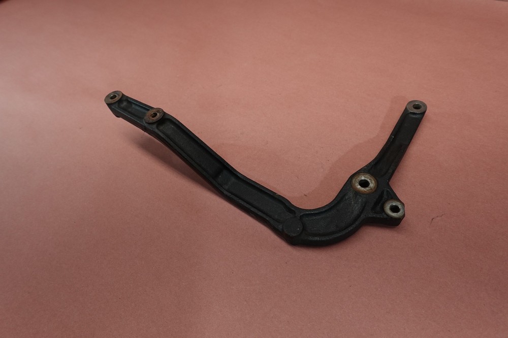 2000-2007 Honda Shadow Sabre VT1100 VT1100C2 Exhaust Header Pipe Bracket Mount