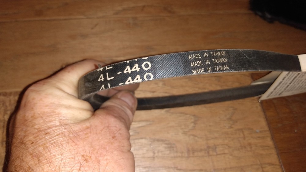 Master Mechanic 4L440 V BELT