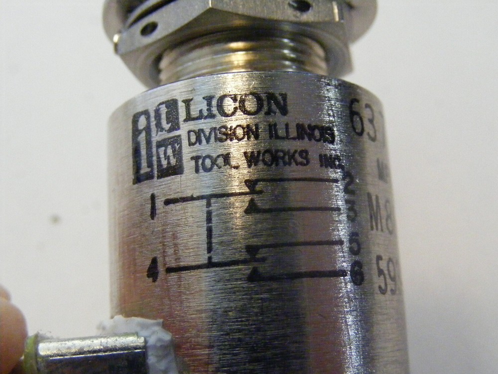 Licon Roller Switch 5930-00-417-3819 (bin1)