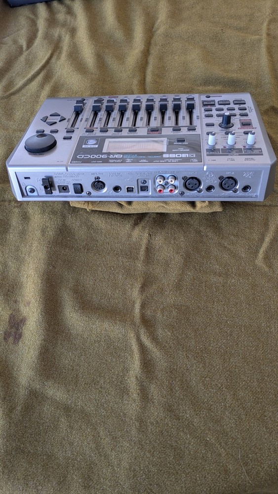 Boss BR-900cd Digital Recording Studio