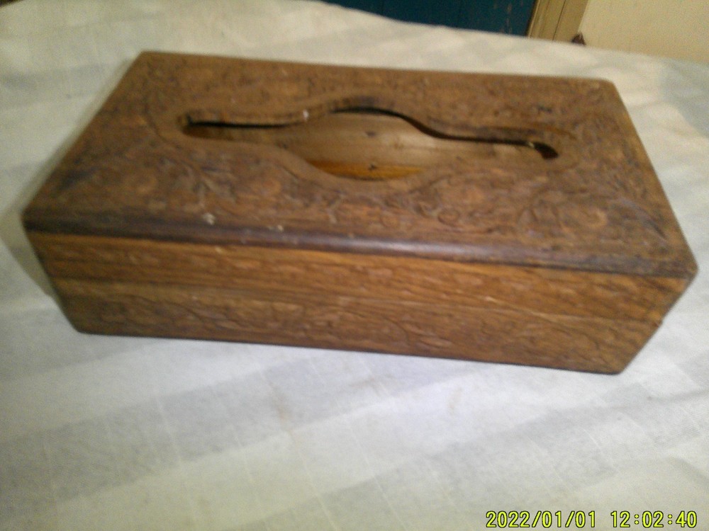 VINTAGE RED WOOD TISSUE BOX FLORAL PATTERN