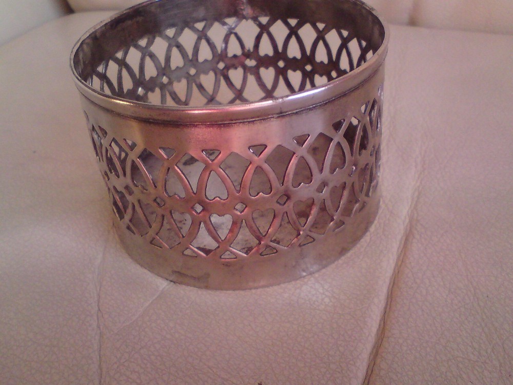 SILVER PLATED WINE BOTTLE STAND,9 CMS X 5.8 CMS APPROX.