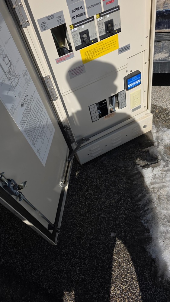 Square D 1 and 3-Phase Transfer Switches w/ Circuit Breakers