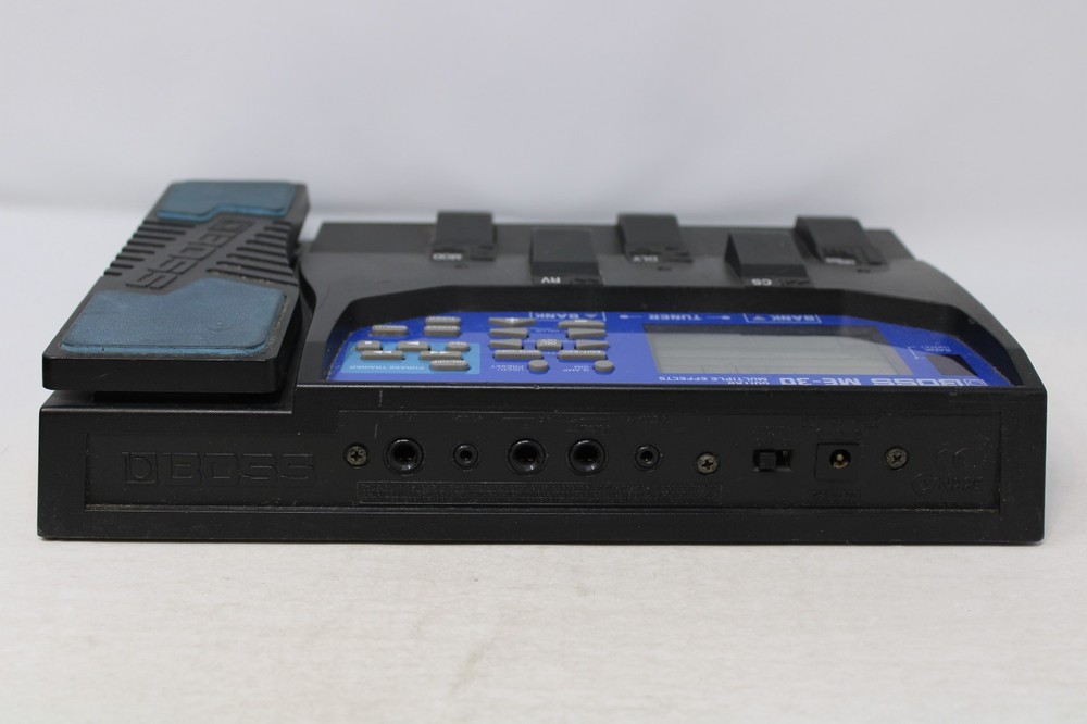 BOSS ME-30 Guitar Multiple Effects Pedal - Unit Only