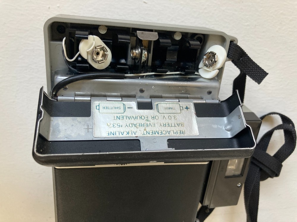 Polaroid Countdown M80 Automatic Land Camera w/Case Front Cover Missing