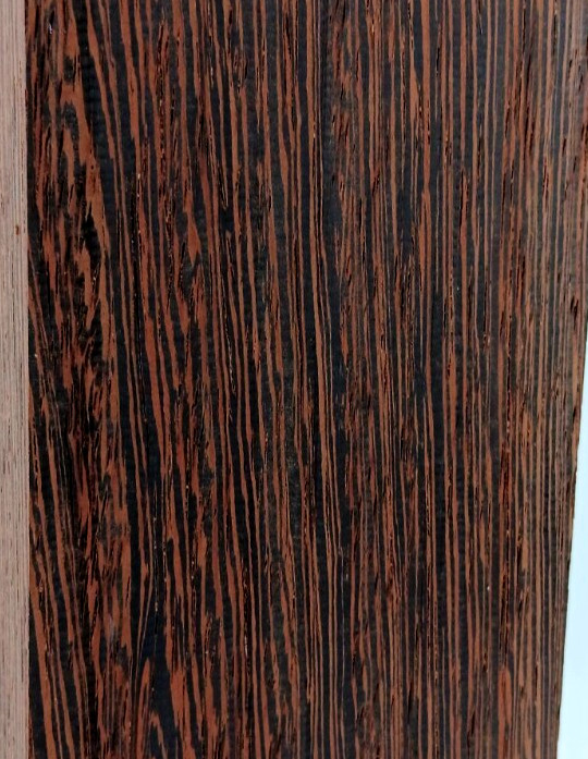 Wenge board aka Millettia laurentii