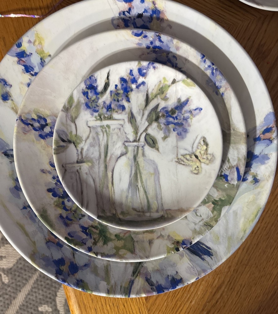 Certified international Plate Set By Suzan Winget