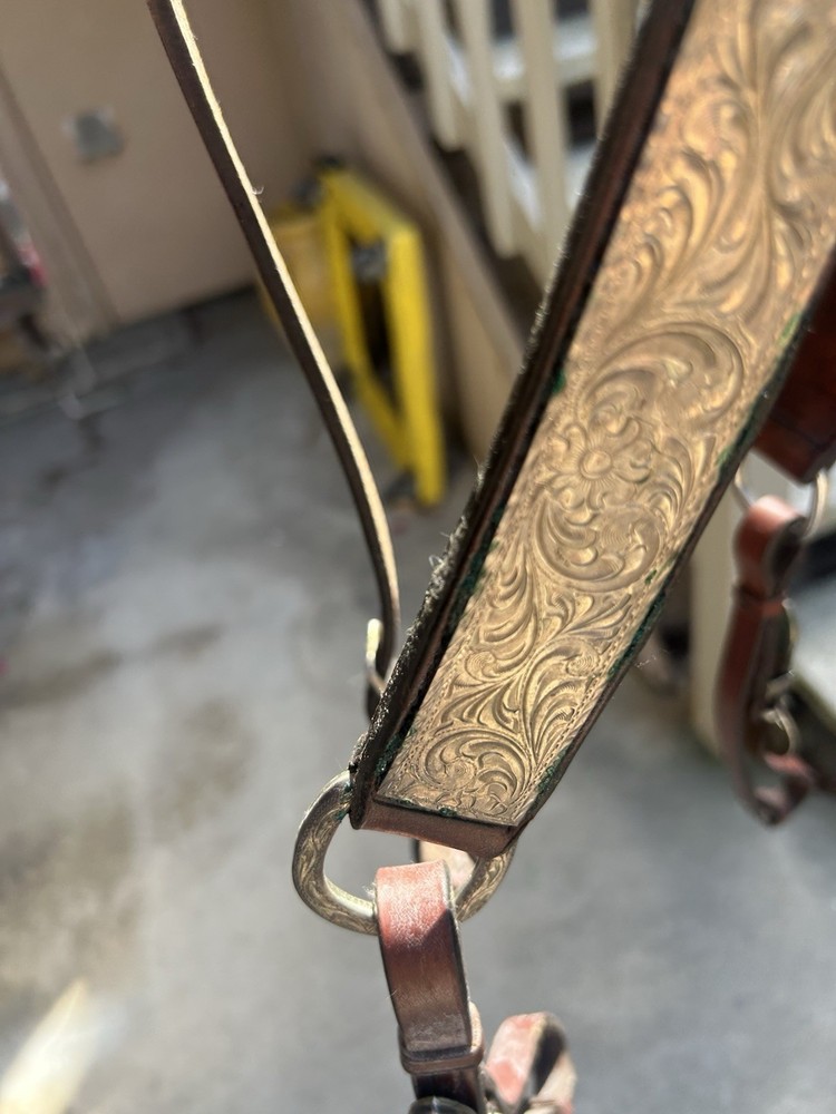 Tool silver and leather Equestrian breast collar