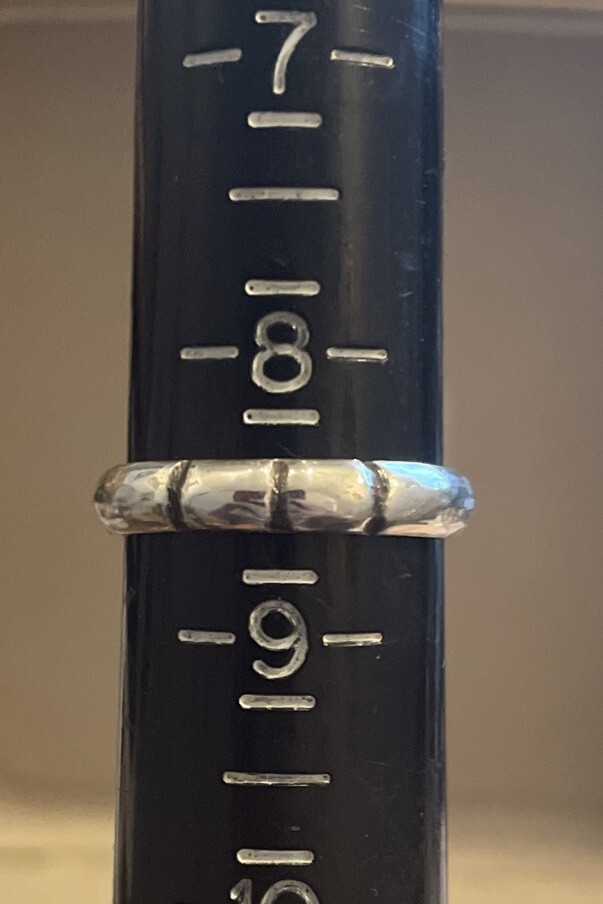 BEAUTIFUL 4MM STERLING SILVER 925 RING SIZE 8.5