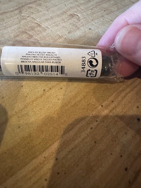 Bare Escentuals Angled Blush Brush - Model # 34883 - New and Sealed!